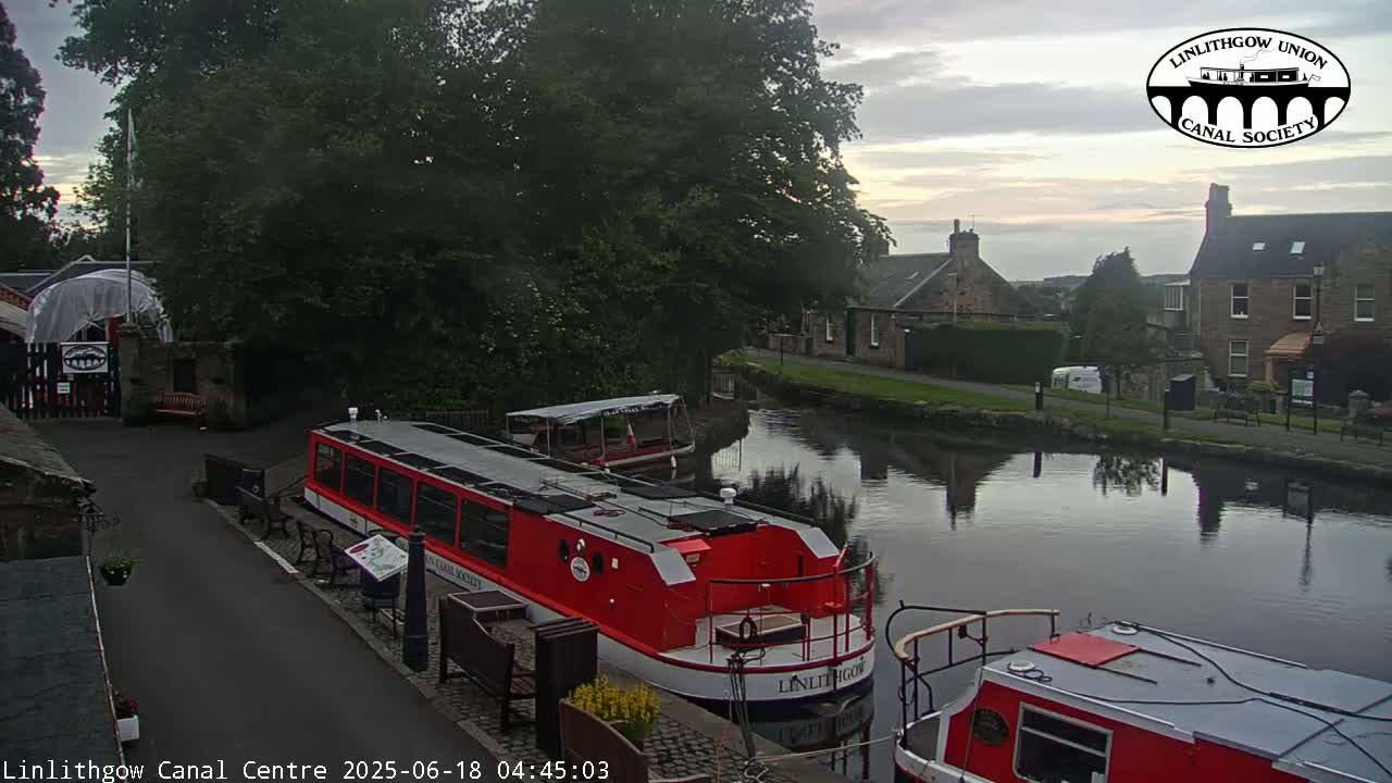 Linlithgow Union Canal Centre Live Cam - Linlithgow, West Lothian, Scotland, United Kingdom