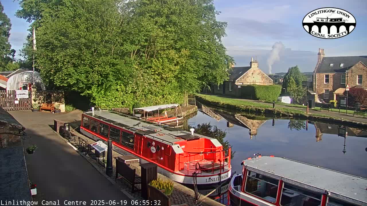Linlithgow Union Canal Centre Live Cam - Linlithgow, West Lothian, Scotland, United Kingdom