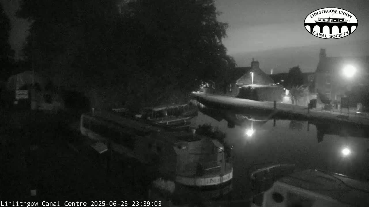 Linlithgow Union Canal Centre Live Cam - Linlithgow, West Lothian, Scotland, United Kingdom