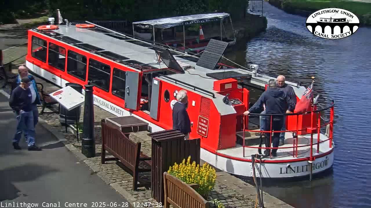 Linlithgow Union Canal Centre Live Cam - Linlithgow, West Lothian, Scotland, United Kingdom