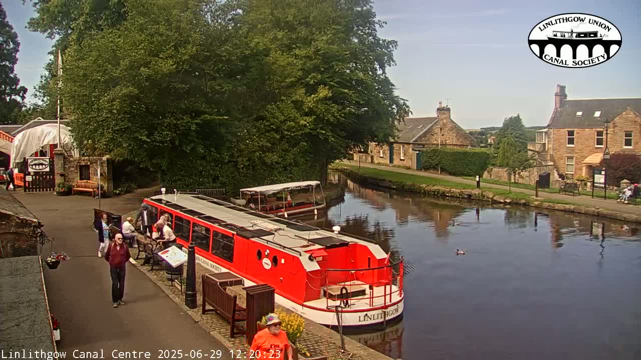 Linlithgow Union Canal Centre Live Cam - Linlithgow, West Lothian, Scotland, United Kingdom