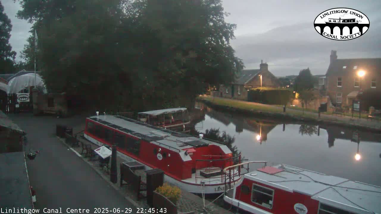Linlithgow Union Canal Centre Live Cam - Linlithgow, West Lothian, Scotland, United Kingdom