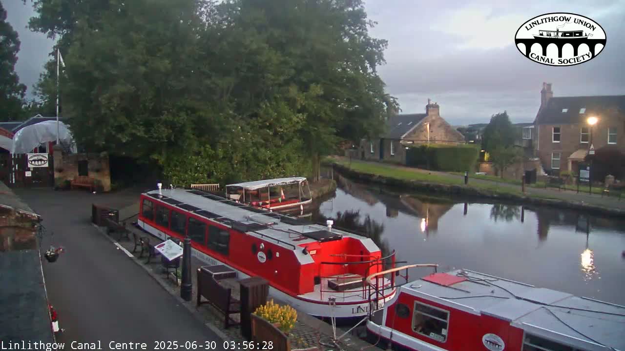 Linlithgow Union Canal Centre Live Cam - Linlithgow, West Lothian, Scotland, United Kingdom
