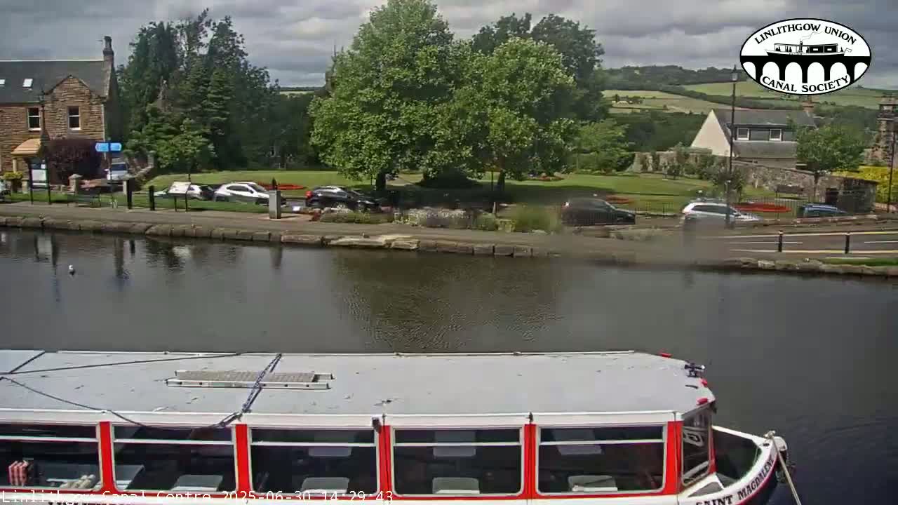Linlithgow Union Canal Centre Live Cam - Linlithgow, West Lothian, Scotland, United Kingdom