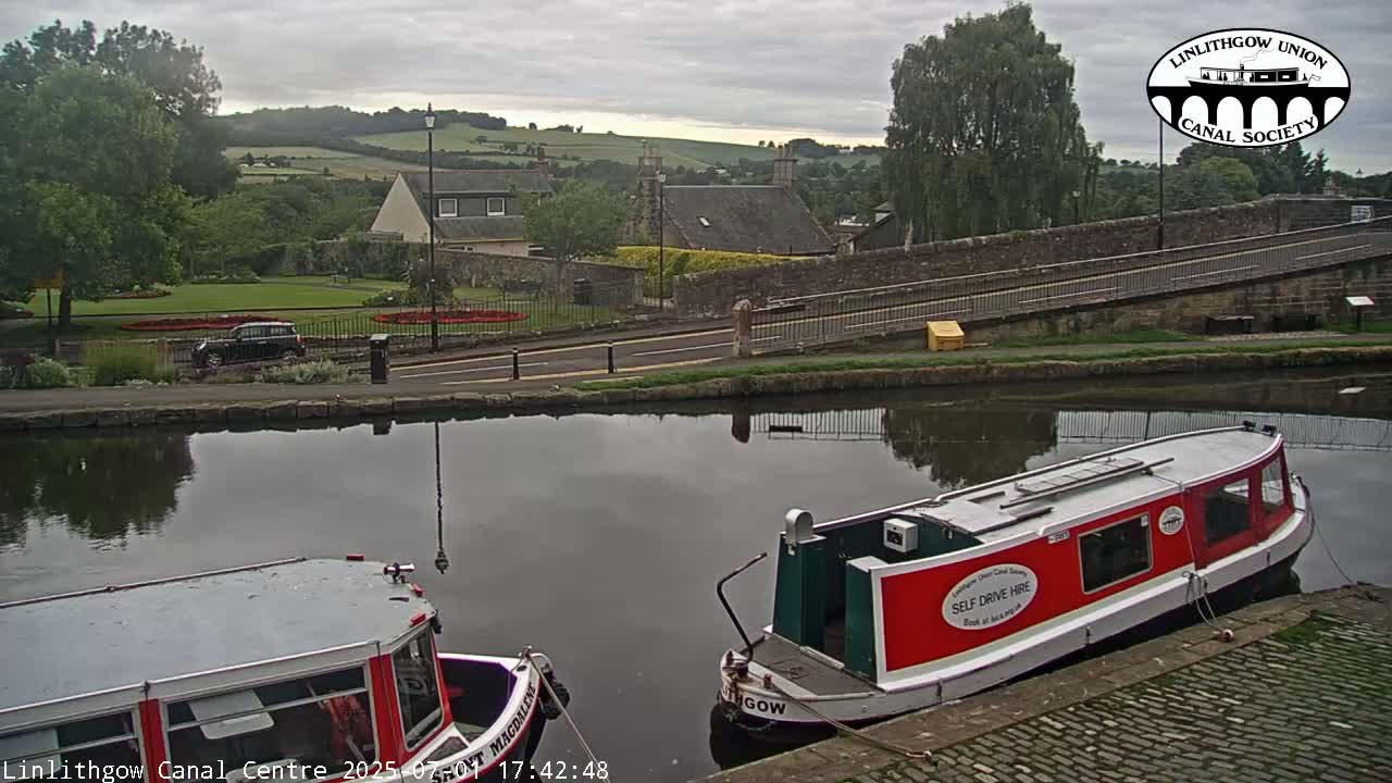 Linlithgow Union Canal Centre Live Cam - Linlithgow, West Lothian, Scotland, United Kingdom