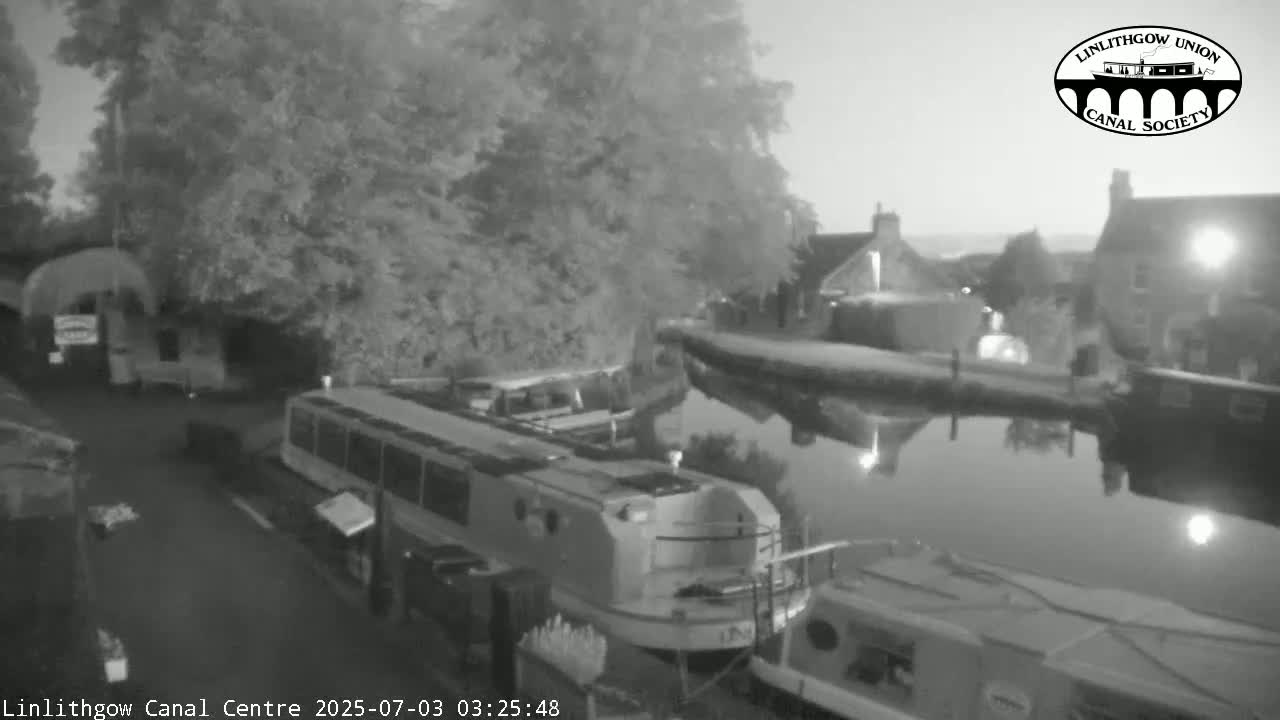 Linlithgow Union Canal Centre Live Cam - Linlithgow, West Lothian, Scotland, United Kingdom