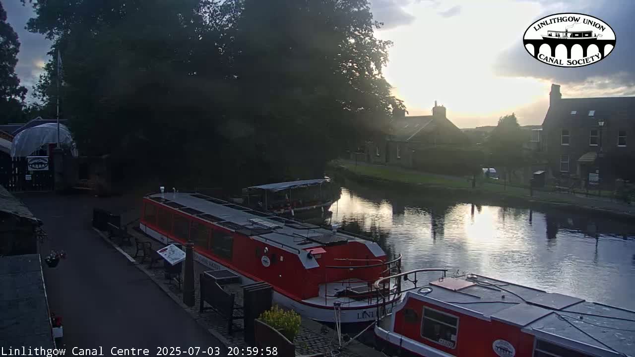 Linlithgow Union Canal Centre Live Cam - Linlithgow, West Lothian, Scotland, United Kingdom