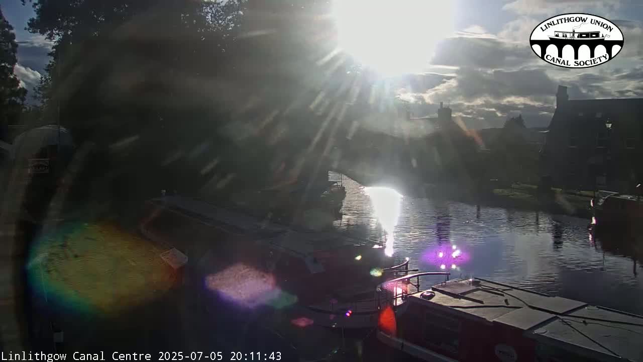 Linlithgow Union Canal Centre Live Cam - Linlithgow, West Lothian, Scotland, United Kingdom
