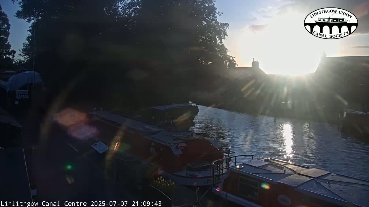 Linlithgow Union Canal Centre Live Cam - Linlithgow, West Lothian, Scotland, United Kingdom
