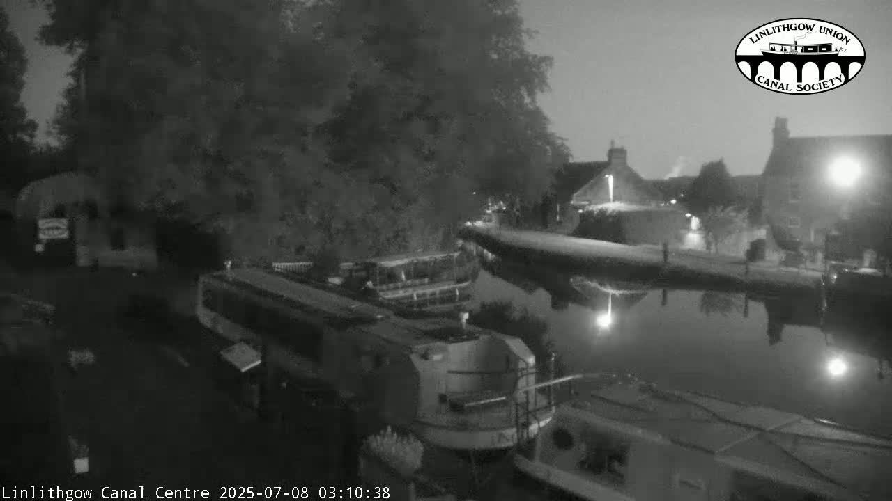 Linlithgow Union Canal Centre Live Cam - Linlithgow, West Lothian, Scotland, United Kingdom