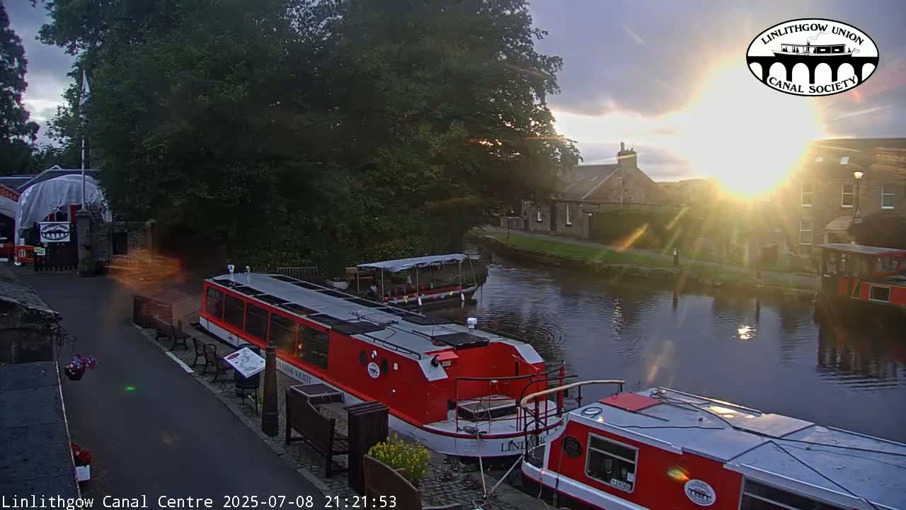 Linlithgow Union Canal Centre Live Cam - Linlithgow, West Lothian, Scotland, United Kingdom