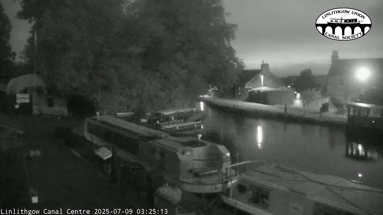 Linlithgow Union Canal Centre Live Cam - Linlithgow, West Lothian, Scotland, United Kingdom