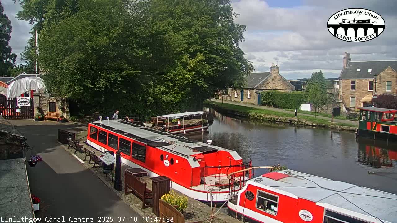 Linlithgow Union Canal Centre Live Cam - Linlithgow, West Lothian, Scotland, United Kingdom