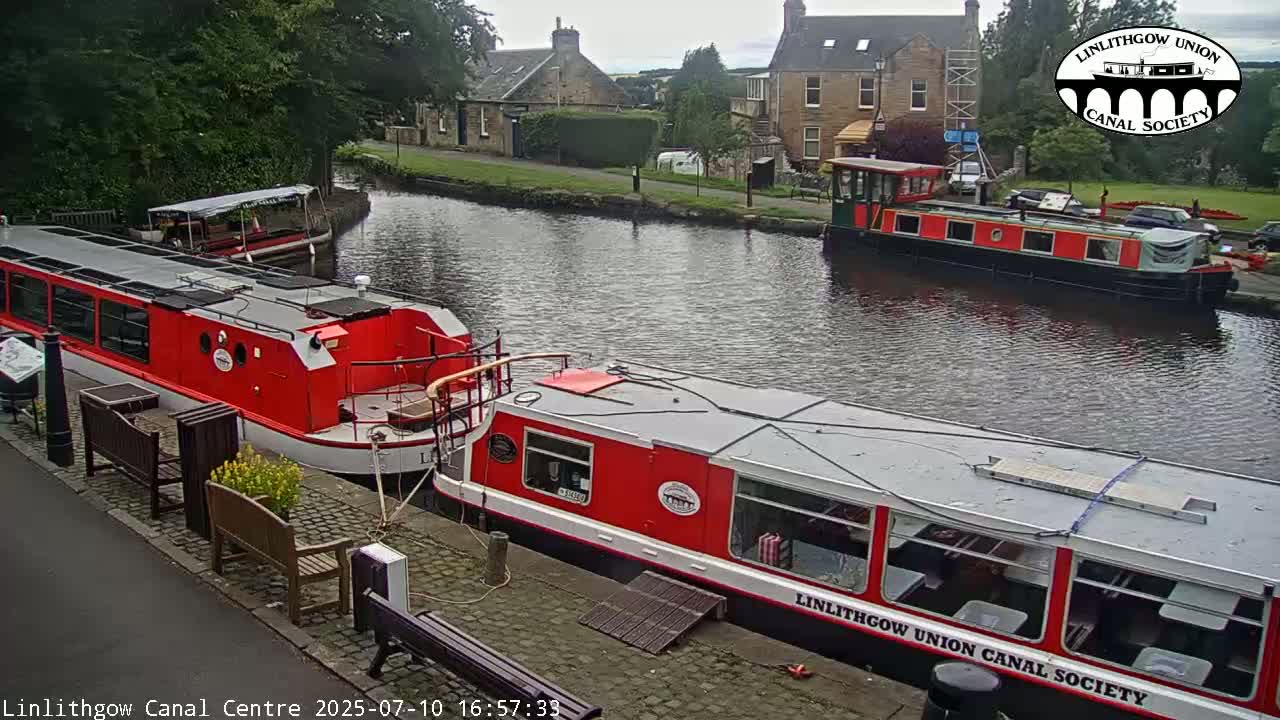 Linlithgow Union Canal Centre Live Cam - Linlithgow, West Lothian, Scotland, United Kingdom