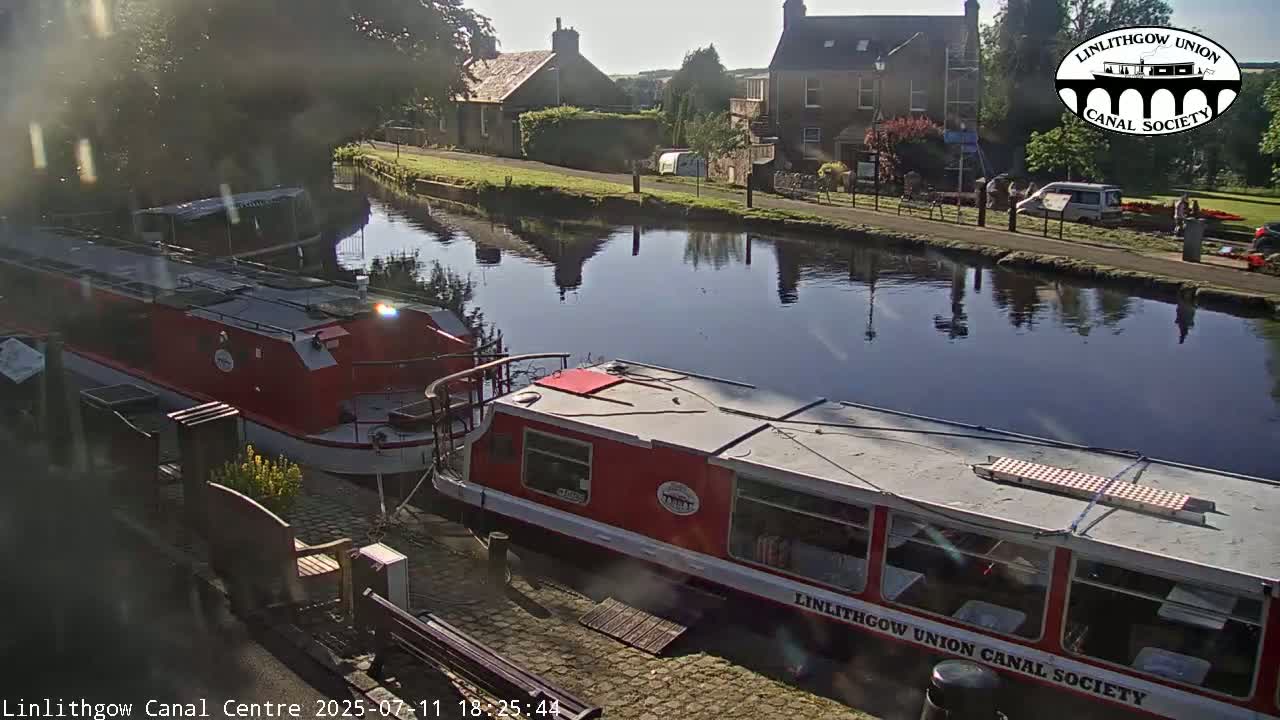 Linlithgow Union Canal Centre Live Cam - Linlithgow, West Lothian, Scotland, United Kingdom