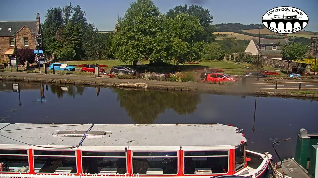 Linlithgow Union Canal Centre Live Cam - Linlithgow, West Lothian, Scotland, United Kingdom