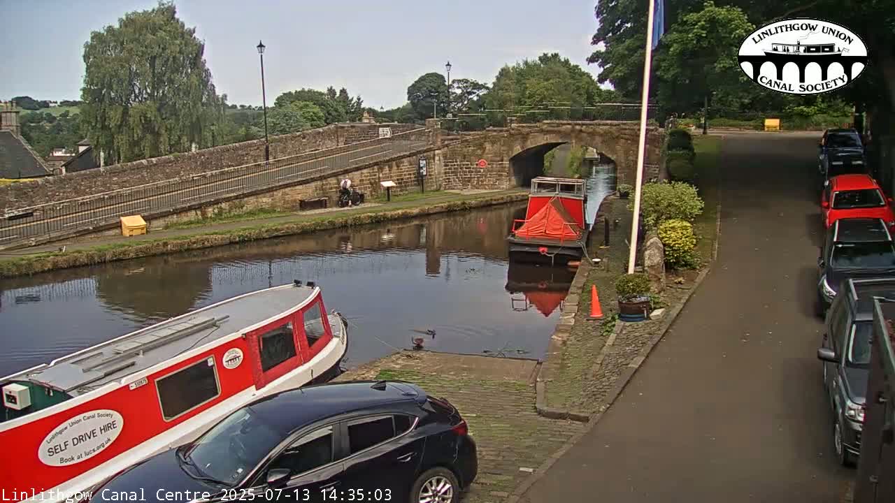 Linlithgow Union Canal Centre Live Cam - Linlithgow, West Lothian, Scotland, United Kingdom