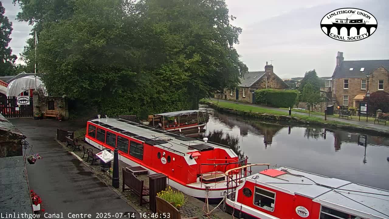 Linlithgow Union Canal Centre Live Cam - Linlithgow, West Lothian, Scotland, United Kingdom