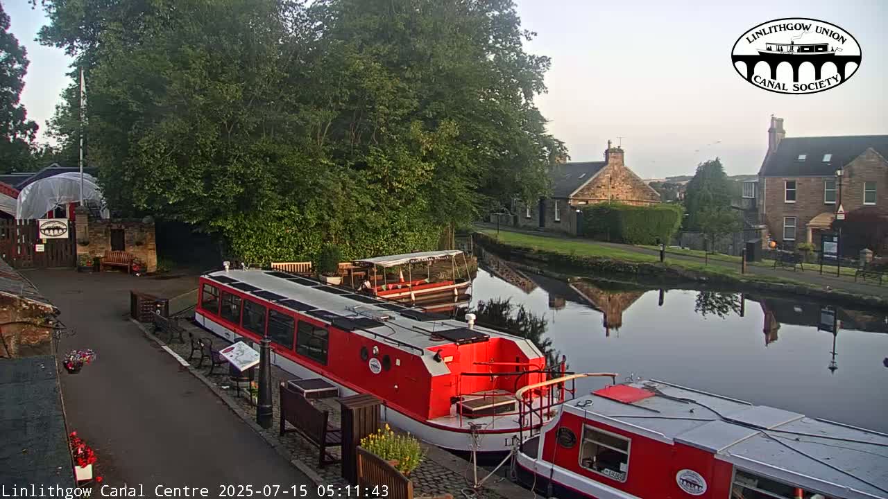 Linlithgow Union Canal Centre Live Cam - Linlithgow, West Lothian, Scotland, United Kingdom