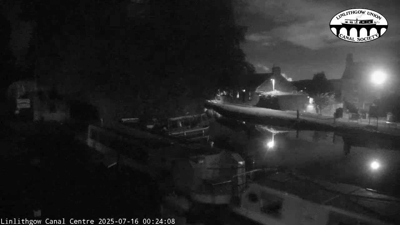 Linlithgow Union Canal Centre Live Cam - Linlithgow, West Lothian, Scotland, United Kingdom