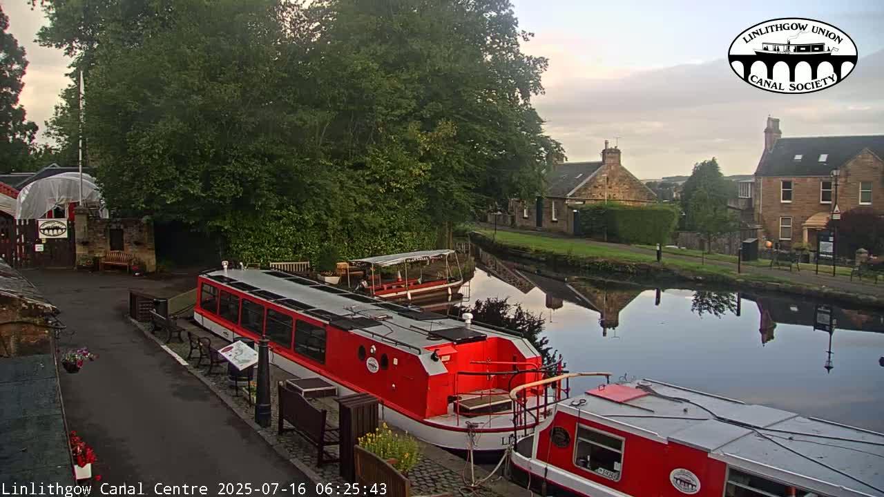 Linlithgow Union Canal Centre Live Cam - Linlithgow, West Lothian, Scotland, United Kingdom