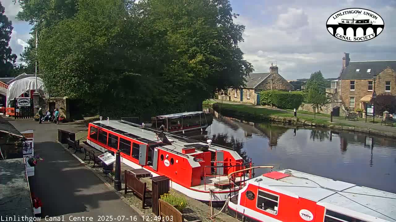 Linlithgow Union Canal Centre Live Cam - Linlithgow, West Lothian, Scotland, United Kingdom