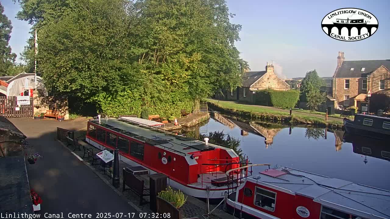 Linlithgow Union Canal Centre Live Cam - Linlithgow, West Lothian, Scotland, United Kingdom