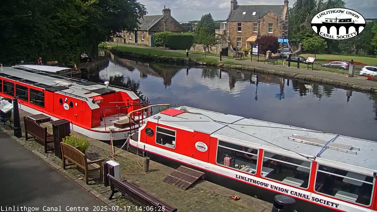 Linlithgow Union Canal Centre Live Cam - Linlithgow, West Lothian, Scotland, United Kingdom
