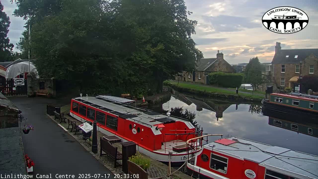 Linlithgow Union Canal Centre Live Cam - Linlithgow, West Lothian, Scotland, United Kingdom