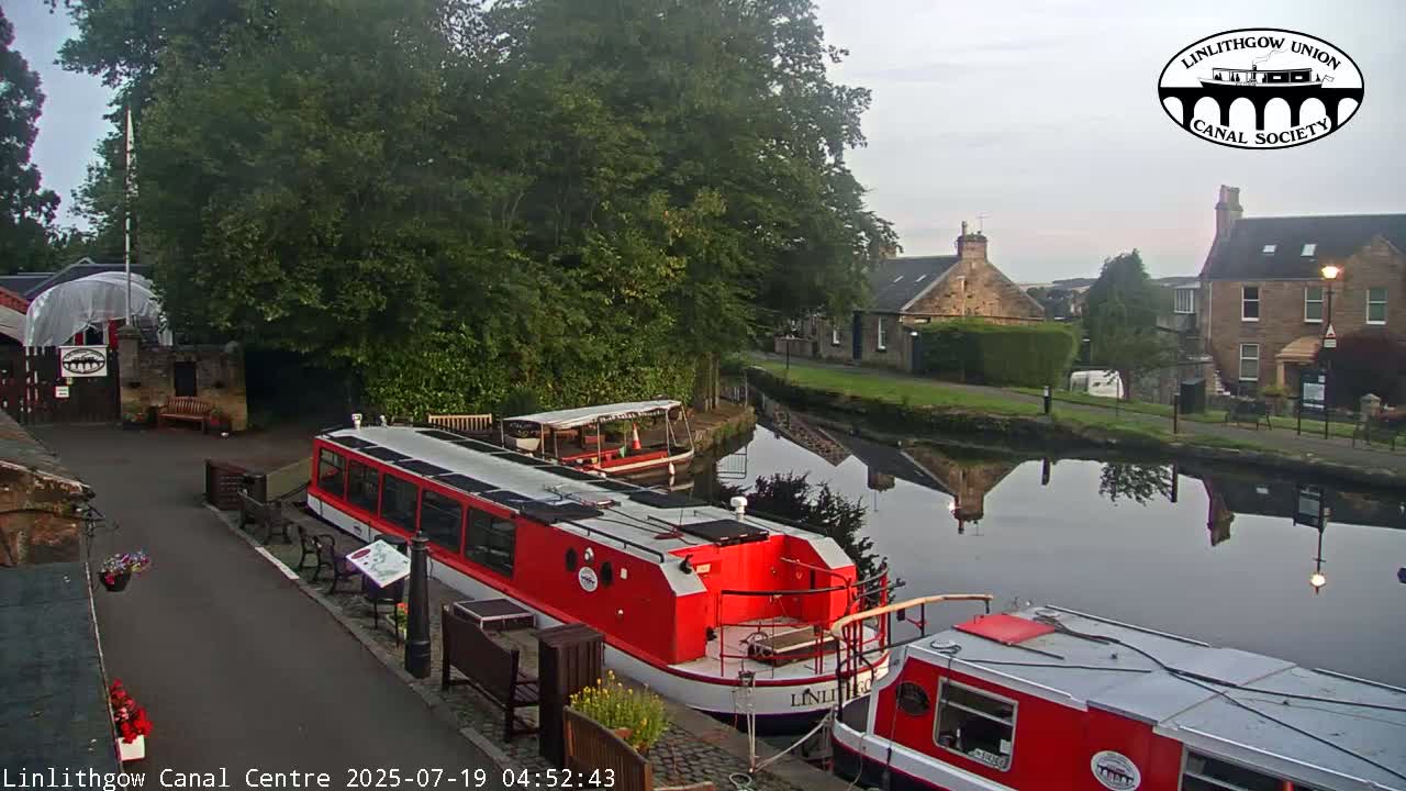 Linlithgow Union Canal Centre Live Cam - Linlithgow, West Lothian, Scotland, United Kingdom
