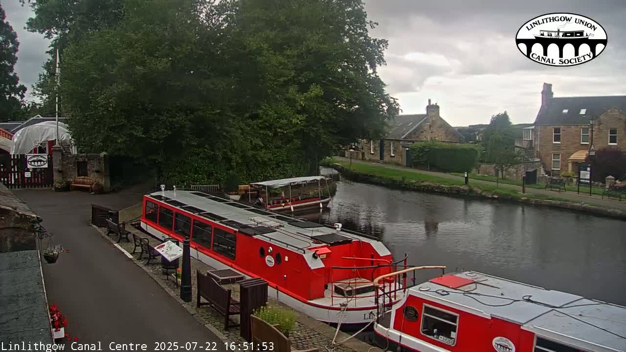 Linlithgow Union Canal Centre Live Cam - Linlithgow, West Lothian, Scotland, United Kingdom