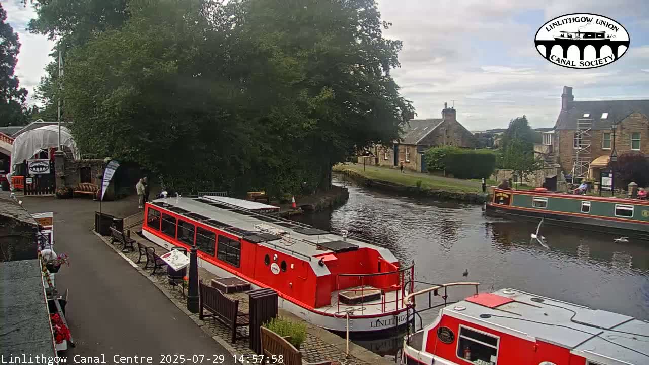 Linlithgow Union Canal Centre Live Cam - Linlithgow, West Lothian, Scotland, United Kingdom