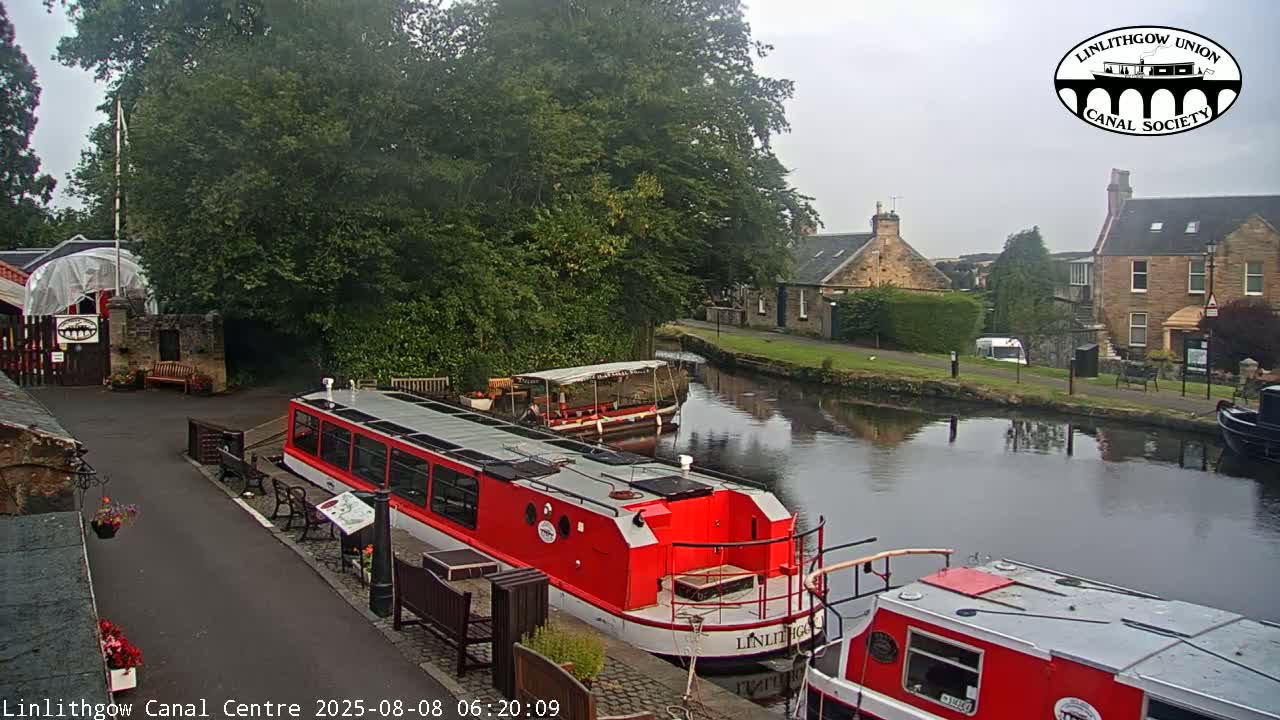 Linlithgow Union Canal Centre Live Cam - Linlithgow, West Lothian, Scotland, United Kingdom