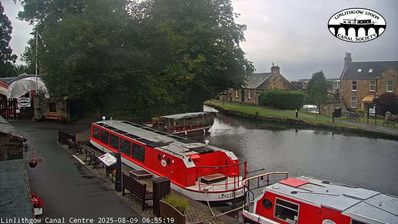 Linlithgow Union Canal Centre Live Cam - Linlithgow, West Lothian, Scotland, United Kingdom