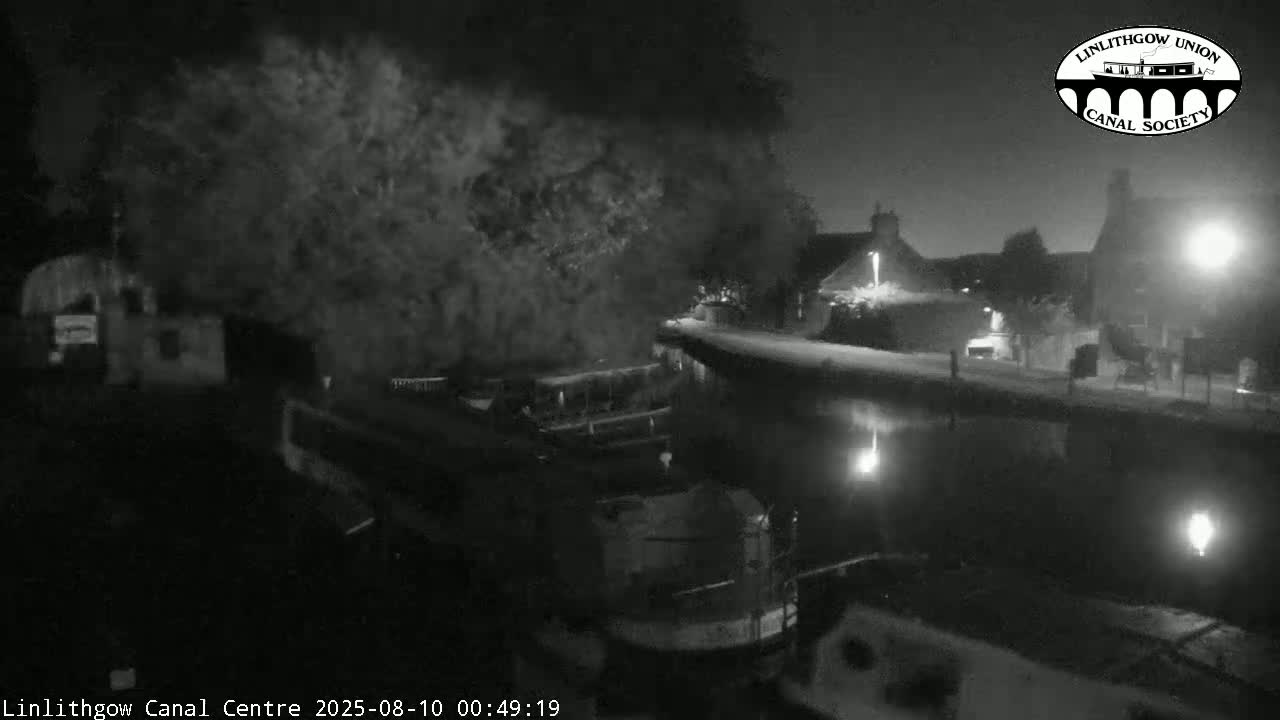 Linlithgow Union Canal Centre Live Cam - Linlithgow, West Lothian, Scotland, United Kingdom