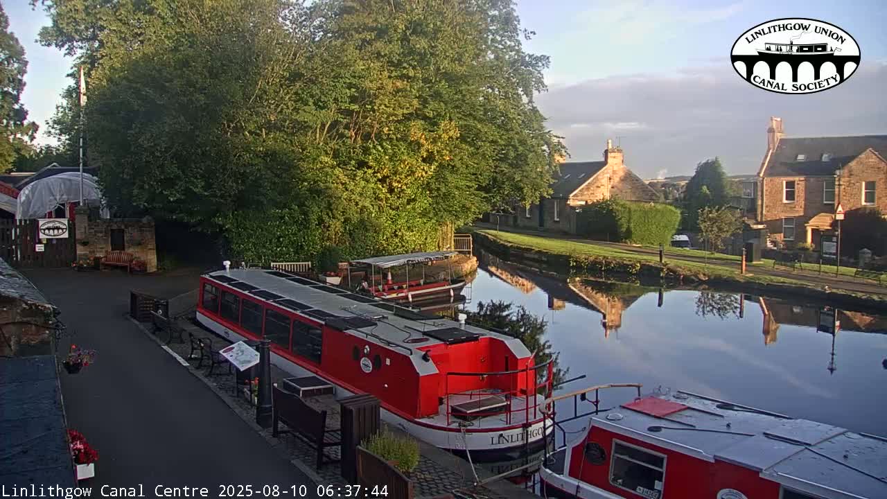 Linlithgow Union Canal Centre Live Cam - Linlithgow, West Lothian, Scotland, United Kingdom