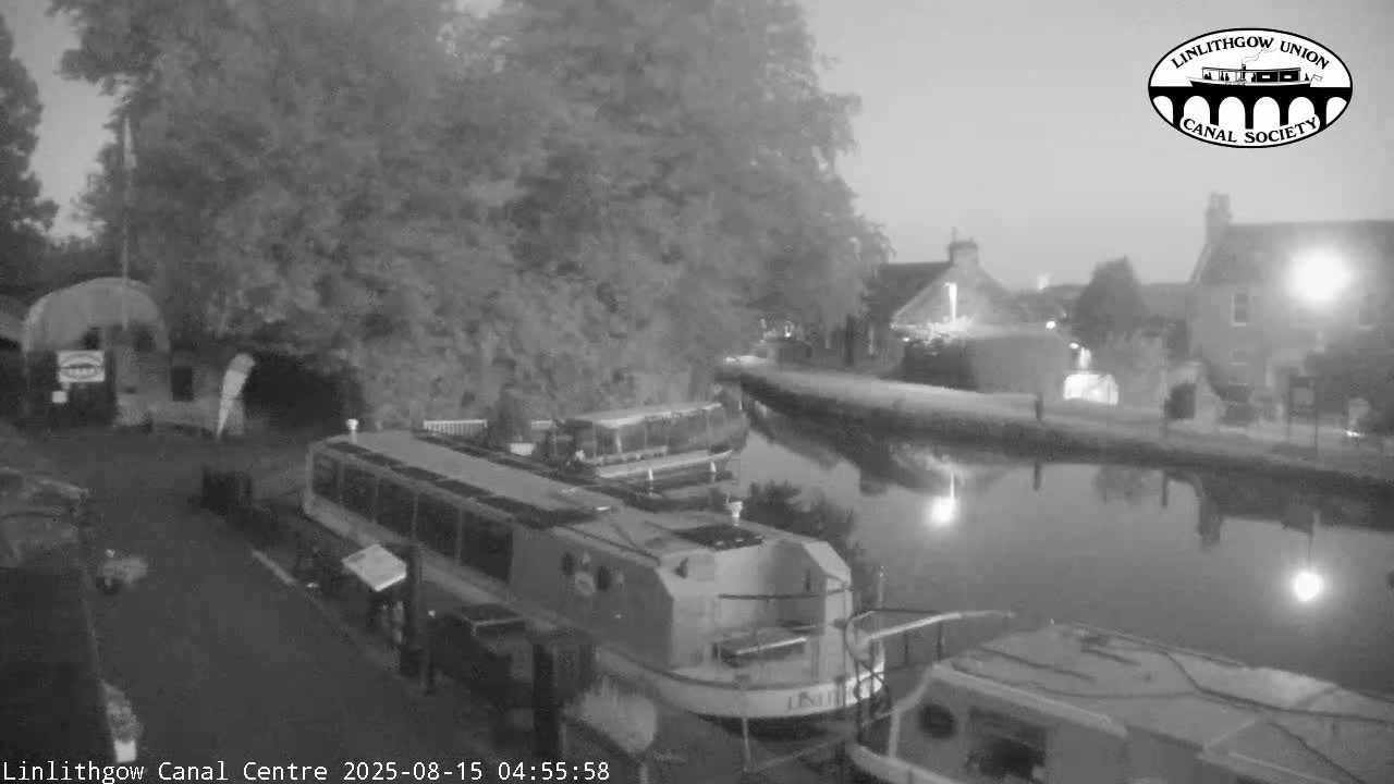 Linlithgow Union Canal Centre Live Cam - Linlithgow, West Lothian, Scotland, United Kingdom