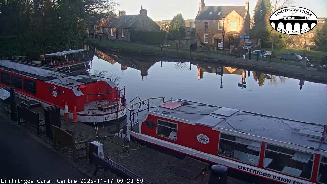 Linlithgow Union Canal Centre Live Cam - Linlithgow, West Lothian, Scotland, United Kingdom