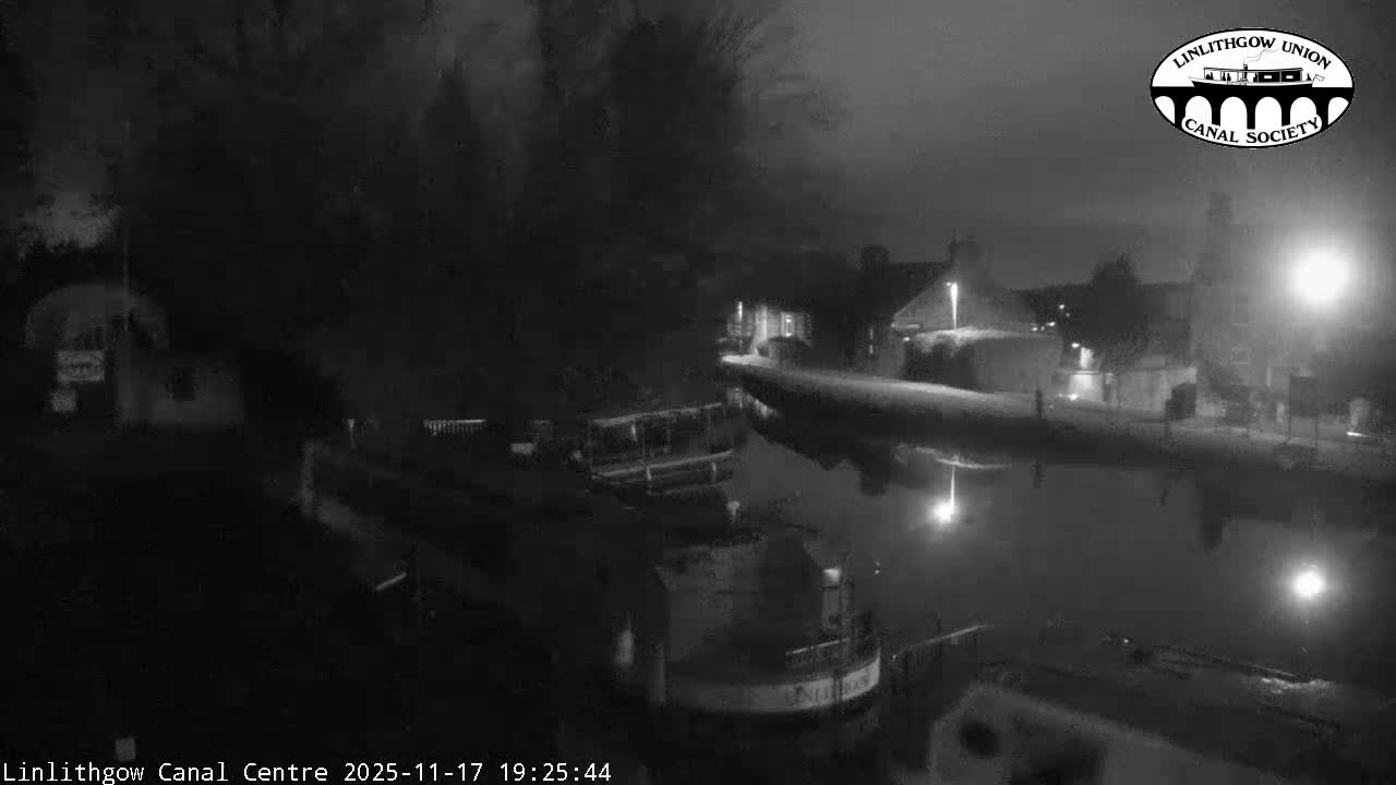 Linlithgow Union Canal Centre Live Cam - Linlithgow, West Lothian, Scotland, United Kingdom