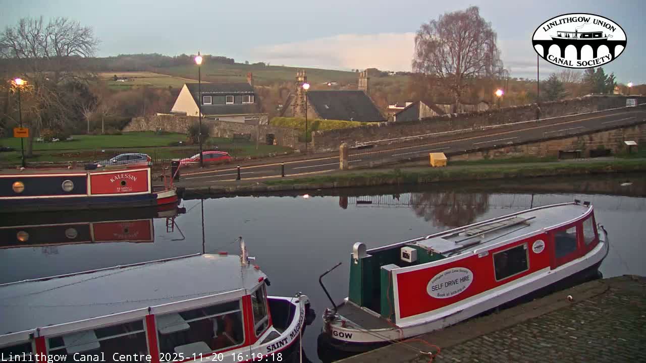 Linlithgow Union Canal Centre Live Cam - Linlithgow, West Lothian, Scotland, United Kingdom