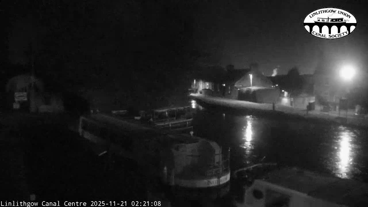 Linlithgow Union Canal Centre Live Cam - Linlithgow, West Lothian, Scotland, United Kingdom