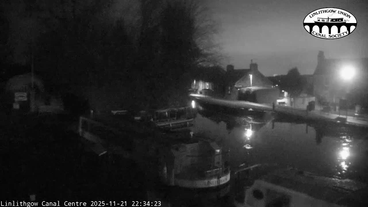 Linlithgow Union Canal Centre Live Cam - Linlithgow, West Lothian, Scotland, United Kingdom