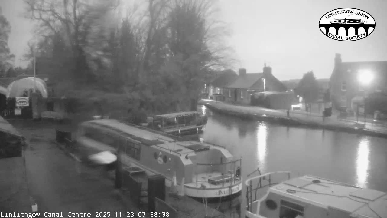 Linlithgow Union Canal Centre Live Cam - Linlithgow, West Lothian, Scotland, United Kingdom