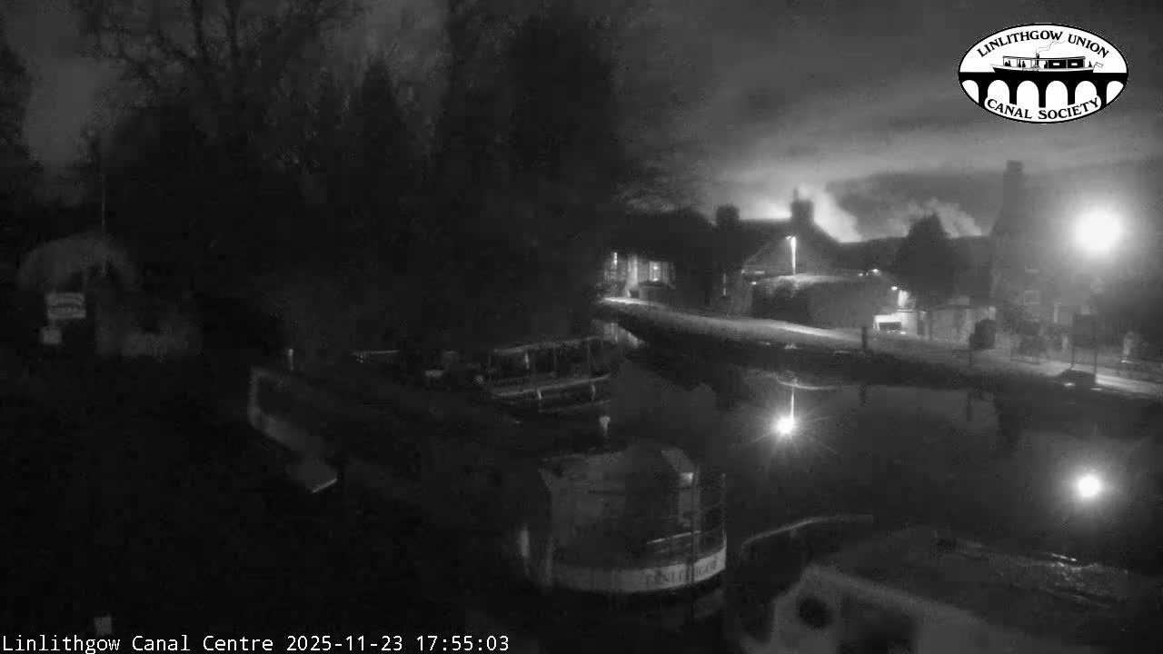 Linlithgow Union Canal Centre Live Cam - Linlithgow, West Lothian, Scotland, United Kingdom