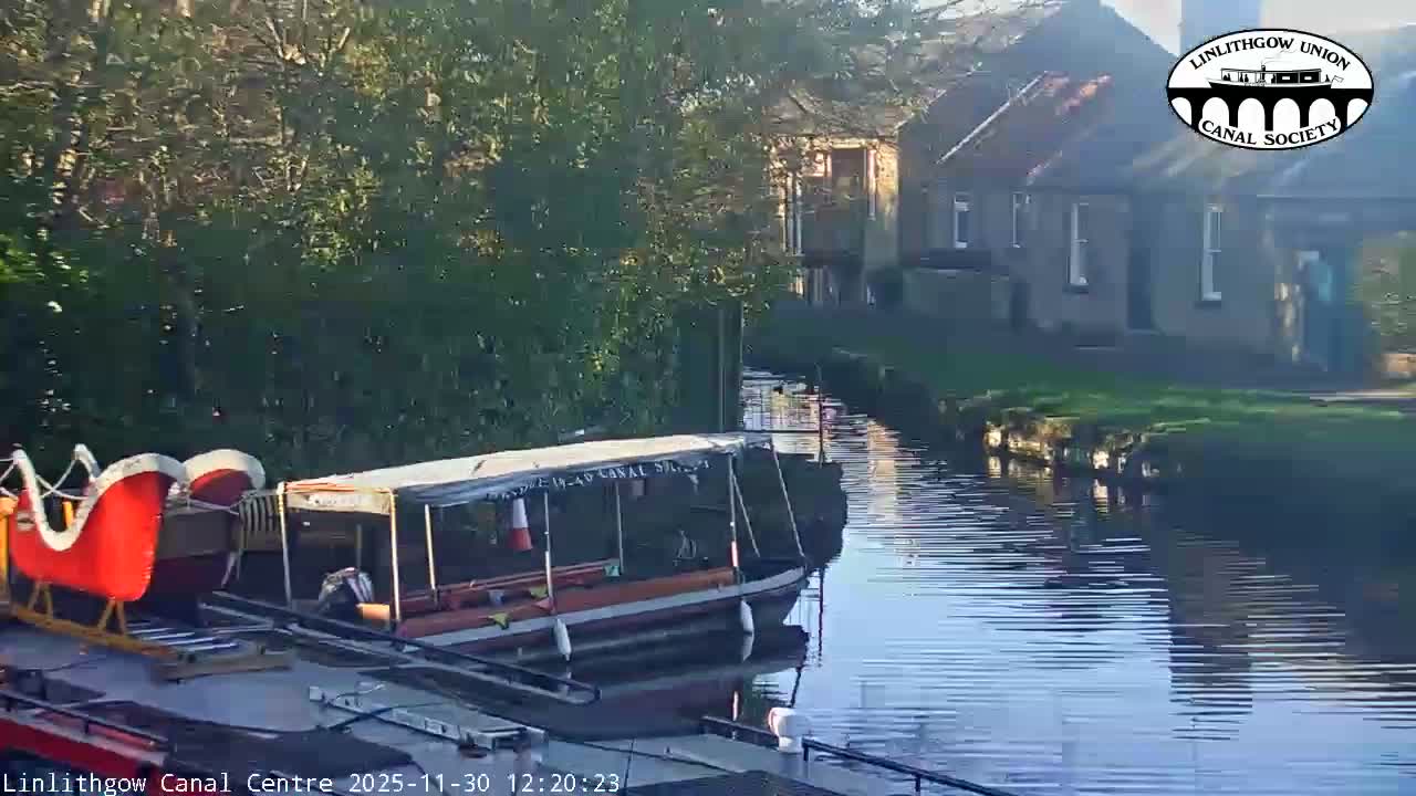 Linlithgow Union Canal Centre Live Cam - Linlithgow, West Lothian, Scotland, United Kingdom