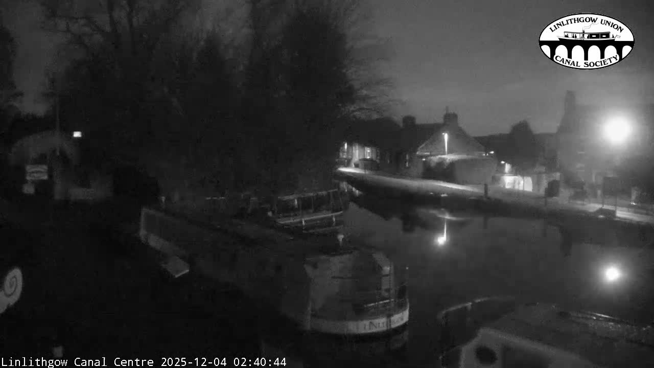 Linlithgow Union Canal Centre Live Cam - Linlithgow, West Lothian, Scotland, United Kingdom