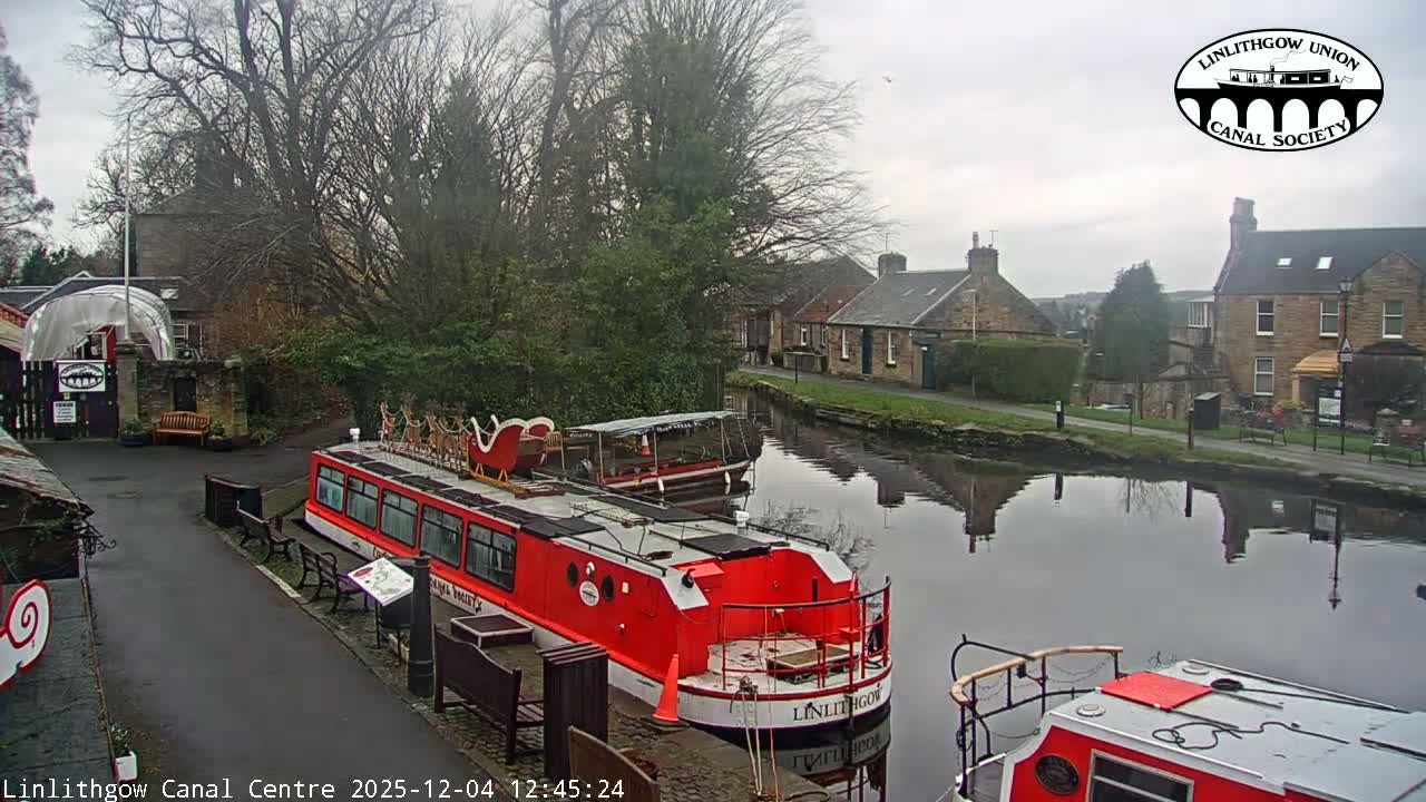 Linlithgow Union Canal Centre Live Cam - Linlithgow, West Lothian, Scotland, United Kingdom