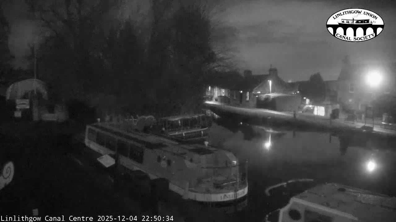 Linlithgow Union Canal Centre Live Cam - Linlithgow, West Lothian, Scotland, United Kingdom