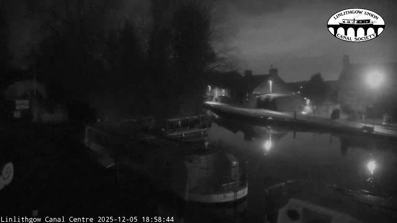 Linlithgow Union Canal Centre Live Cam - Linlithgow, West Lothian, Scotland, United Kingdom