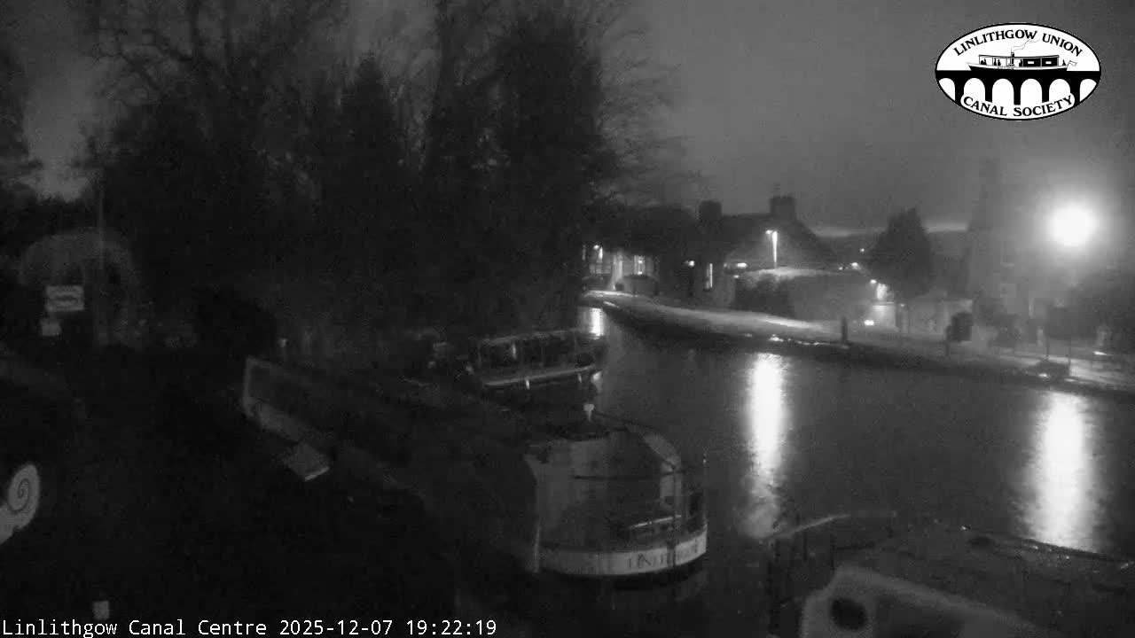 Linlithgow Union Canal Centre Live Cam - Linlithgow, West Lothian, Scotland, United Kingdom